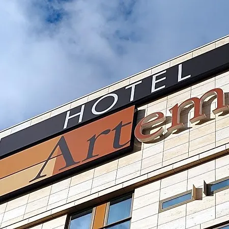 Artemis Hotel